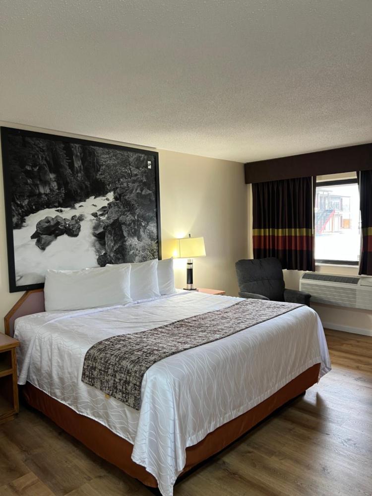 Standard King Room interior